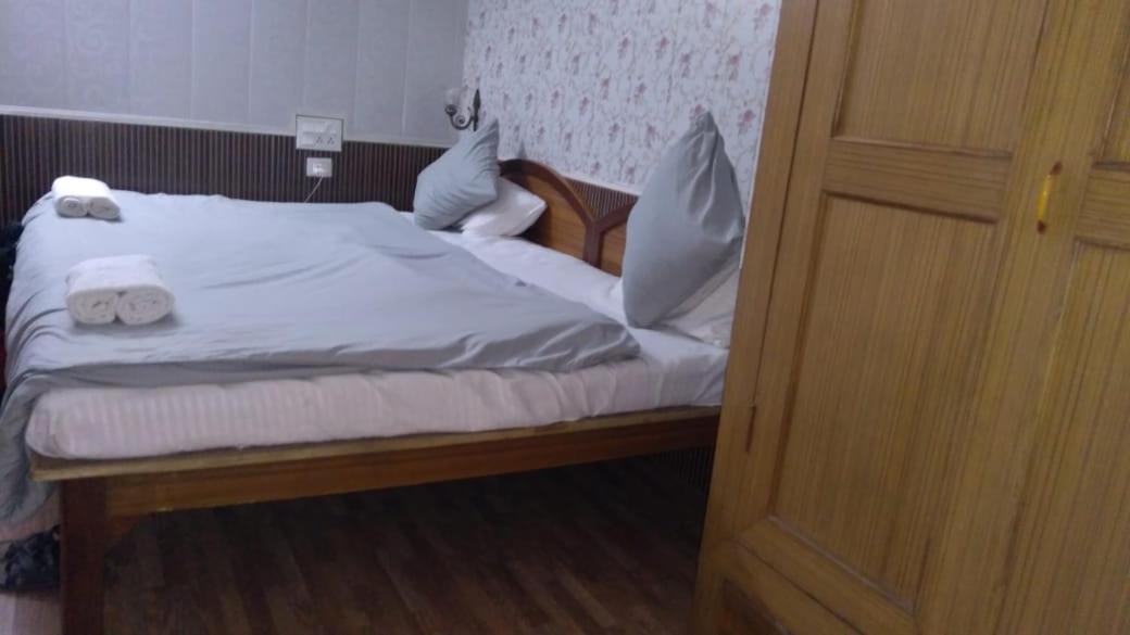 Karthik Resorts, Jeolikote Nainital Exteriör bild